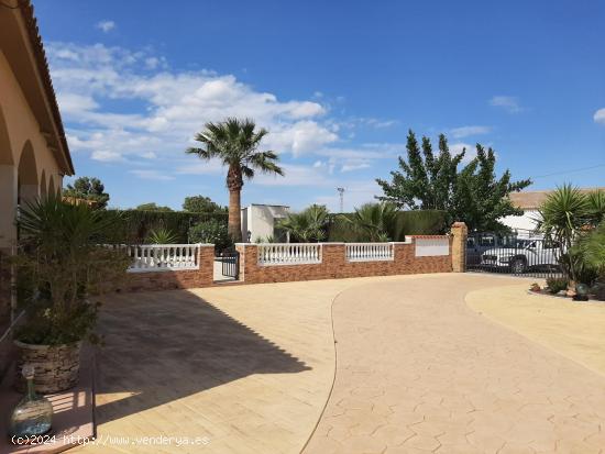 Casa de Campo de grandes dimensiones con Piscina en el Esparragal - MURCIA