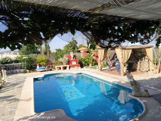 Chalet de grandes dimensiones con piscina cerca de Lorca - MURCIA