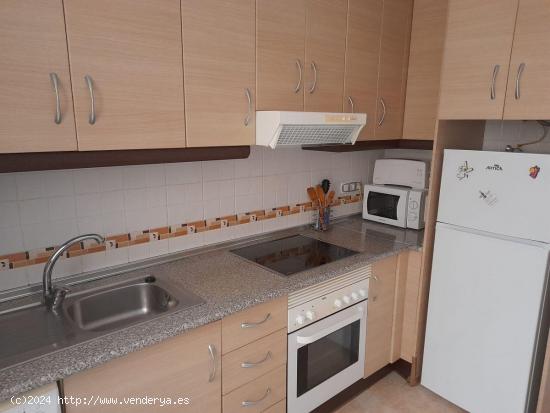 Apartamento de 2 dormitorios, piscina comunitaria y plaza de garaje en los Collados. Aguilas - MURCI