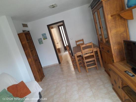 Apartamento de 2 dormitorios, piscina comunitaria y plaza de garaje en los Collados. Aguilas - MURCI