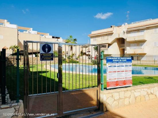 Planta baja de 2 dormitorios con terraza a la piscina en Collados - MURCIA