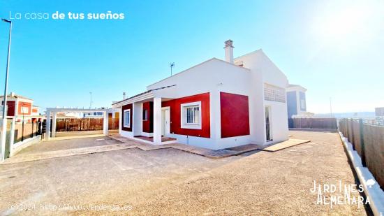 Chalet de 3 dormitorios con solárium en Purias - MURCIA