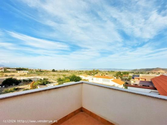 Ático con tres dormitorios y garaje en Puerto Lumbreras - MURCIA