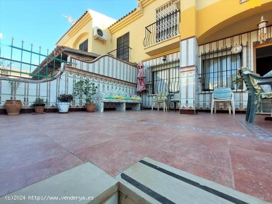 Dúplex de 4 dormitorios, porche y terraza en Las Majadas - MURCIA