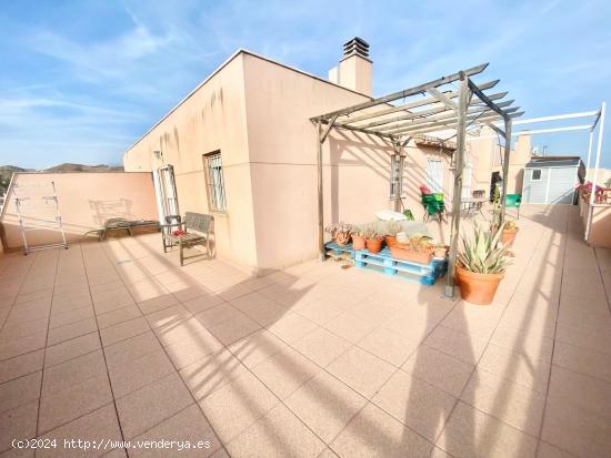 Ático con dos dormitorios y 35m2 de terraza en San Cristóbal - MURCIA