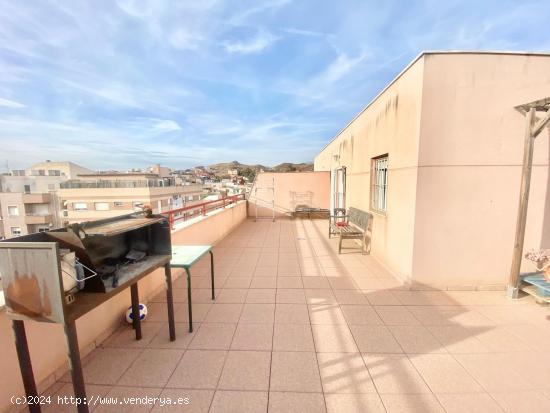 Ático con dos dormitorios y 35m2 de terraza en San Cristóbal - MURCIA