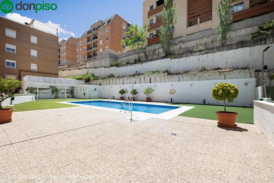 MAGNIFICO ATICO EN EL SERRALLO CON TERRAZA , PISCINA , GARAJE Y TRASTERO - GRANADA