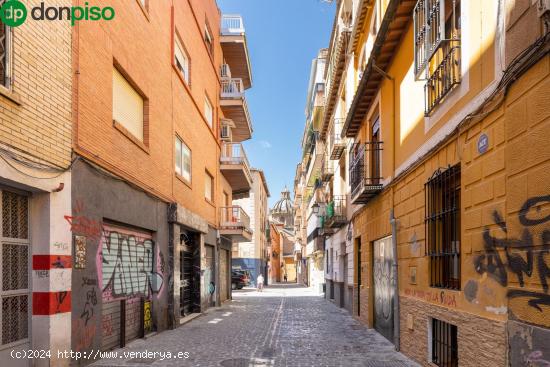 Local a un paso de Gran via - GRANADA