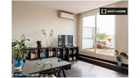 Elegante apartamento de 1 dormitorio con aire acondicionado y terraza en alquiler en Poblenou - BARC