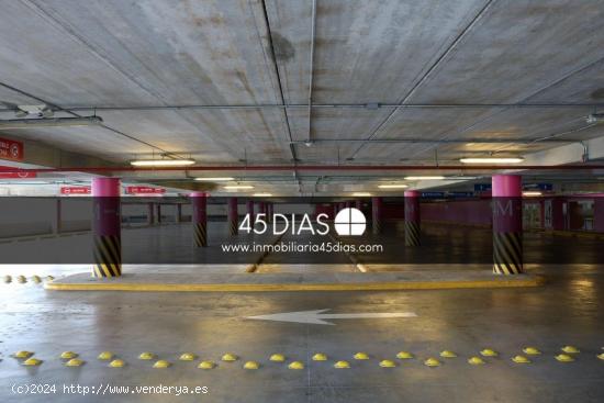 Se vende plaza de parking en Sabadell , en la zona de la Salud - BARCELONA