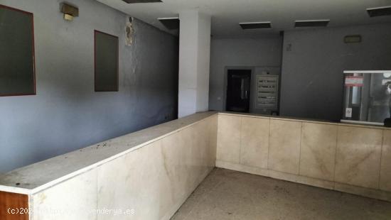 SE VENDE LOCAL COMERCIAL EN AVENIDA CASTILLA Y LEON EN VENTA DE BAÑOS - PALENCIA