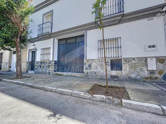 CASA RENTA LIBRE EN OLIVAR DE RIVERO CON VIVIENDA Y LOCAL. - CADIZ