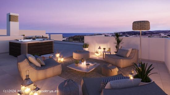 Ático a estrenar con vistas al mar, a 450 metros de la playa en Estepona - MALAGA