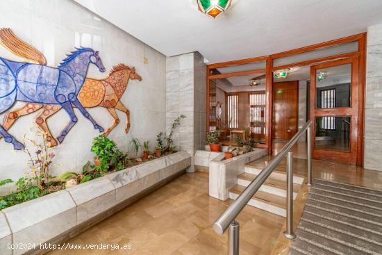 VIVIENDA EXCLUSIVA! Ático con gran terraza junto Gran Vía - GRANADA