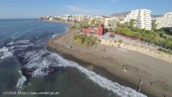 Bonito apartamento situado en Benalmádena en segunda línea de playa. - MALAGA