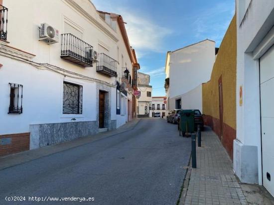 CASABANCO VENDE LOCAL COMERCIAL EN  HORNACHOS - BADAJOZ