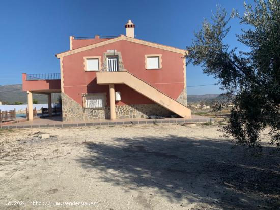 Preciosa casa en Moratalla con parcela y piscina - MURCIA