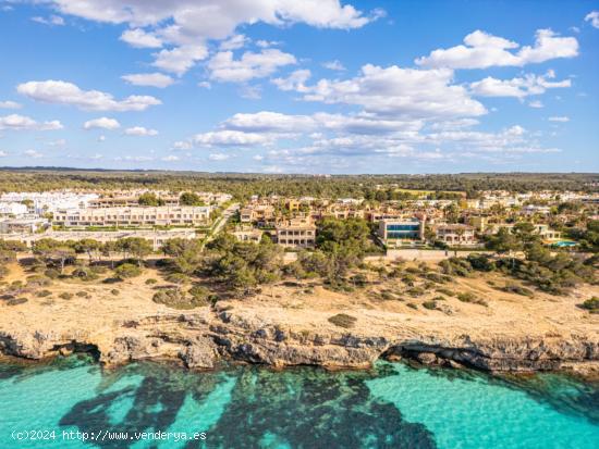 Villa a primera línea de mar con piscina, ascensor y parking en Son Verí Nou - BALEARES