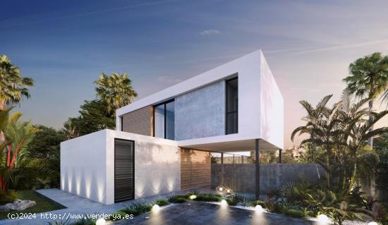 Moderna villa en primera línea de golf con calidades de lujo y acabados excepcionales - MALAGA