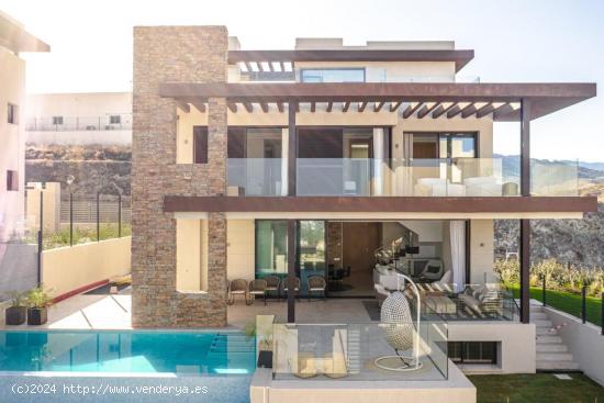 Villa de diseño con 4 dormitorios en Benahavís - MALAGA