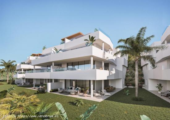 Apartamento de 3 dormitorios con vistas al mar en Estepona - MALAGA