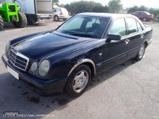  Mercedes Clase E E300 TD AUT. Elegance 177 cv. de 1998 con 358.000 Km por 3.500 EUR. en Murcia 