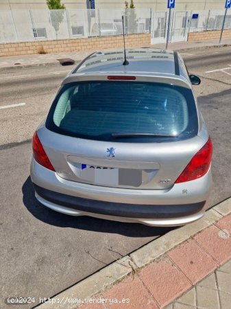 Peugeot 207 1.4 HDi 70 Confort 5p AM 63 de 2008 con 92.286 Km por 5.400 EUR. en Madrid