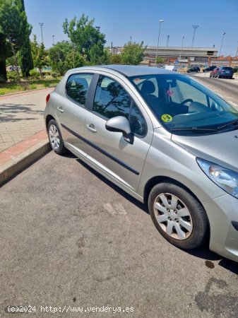 Peugeot 207 1.4 HDi 70 Confort 5p AM 63 de 2008 con 92.286 Km por 5.400 EUR. en Madrid