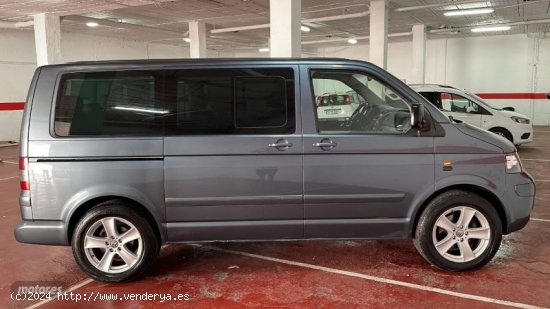 Volkswagen Multivan Highline 2.5 TDI 174CV B.corta de 2005 con 221.000 Km por 15.500 EUR. en Malaga