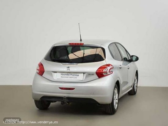 Peugeot 208 1.2 PureTech Style 82 de 2015 con 87.800 Km por 8.990 EUR. en Cadiz