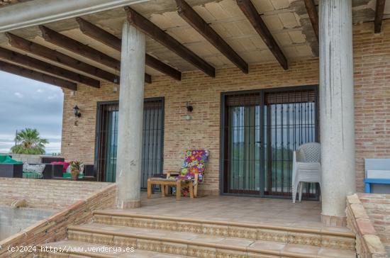 CHALET CON PARCELA ENTRE PUENTE TOCINOS Y LLANO DE BRUJAS. - MURCIA