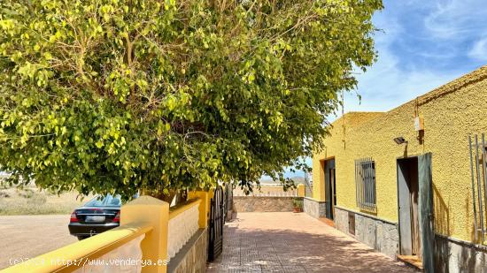 Casa de planta baja y 4 dormitorios venta en Albaricoques - ALMERIA