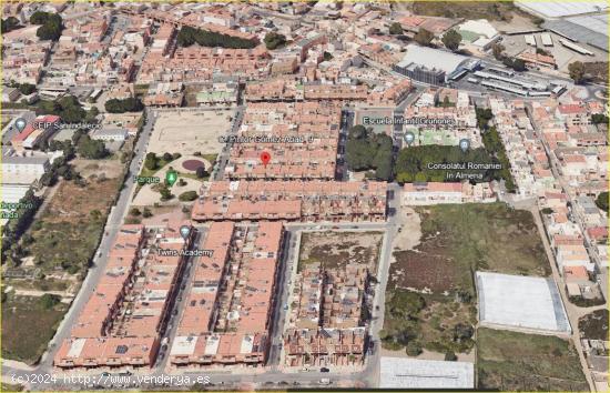 SE VENDE TRIPLEX EN LA CAÑADA DE SAN URBANO ZONA SUR - ALMERIA