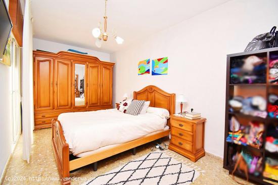 DUPLEX CON ALMACEN GRANDE EN SANTA MARIA DEL AGUILA. - ALMERIA