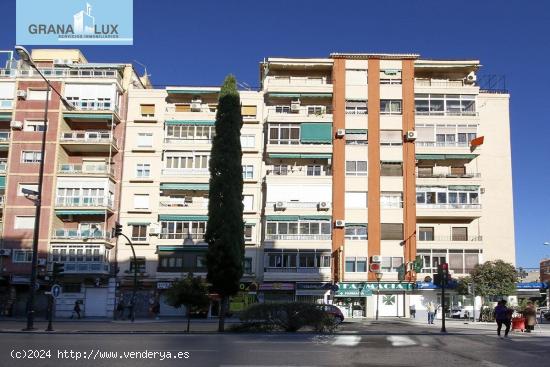 Frente Plaza Albert Einstein, por debajo de facultad de ciencias. Piso en venta de 3 dormitorios, sa