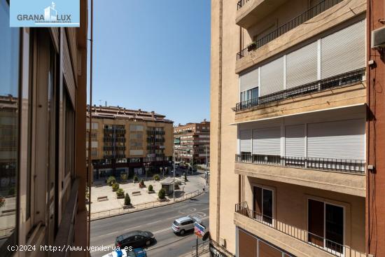 Frente Plaza Albert Einstein, por debajo de facultad de ciencias. Piso en venta de 3 dormitorios, sa