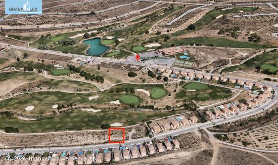  Oportunidad  magnífica parcela en la privilegiada urbanización Santa Clara Golf Granada - GRANADA 