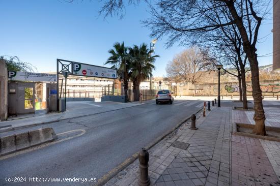 SE TRASPASA CONCESIÓN PLAZA DE PARKING EN EL CENTRO - GRANADA