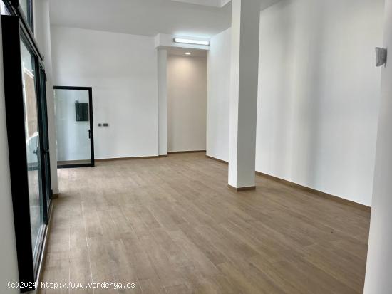 ¡¡LOCAL COMERCIAL EN ALQUILER EN FRANCESC MACIÀ!! - BARCELONA