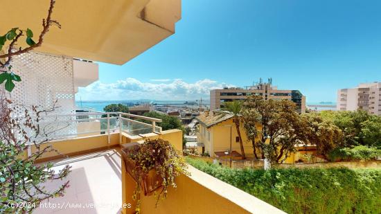 Amplio piso en venta con vistas al mar y terrazas cerca de Porto Pi, Palma - BALEARES