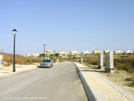 TERRENO URBANO PARA CONSTRUIR VUESTROS SUEÑOS..... - CADIZ