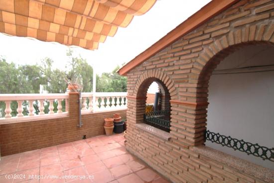 Preciosa casa en los prados con apartamento independiente salida por dos calles. - MALAGA