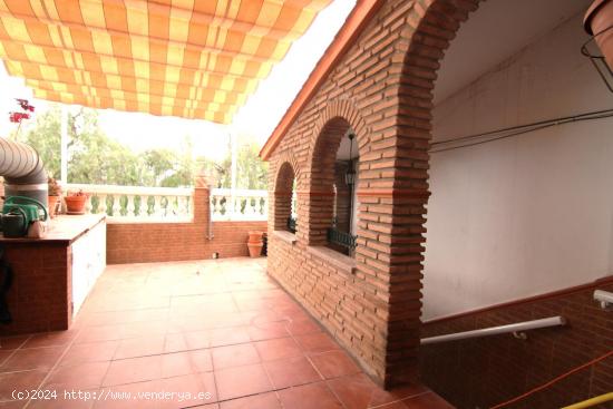 Preciosa casa en los prados con apartamento independiente salida por dos calles. - MALAGA