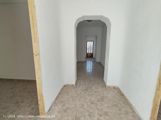 Casa con piscina a la venta en La Roda - ALBACETE