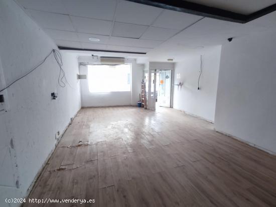 LOCAL COMERCIAL CÉNTRICO DE 60 m2 CON ASEO Y ALMACEN UBICADO JUNTO A LOS JUZGADOS ALCÁZAR - CIUDAD