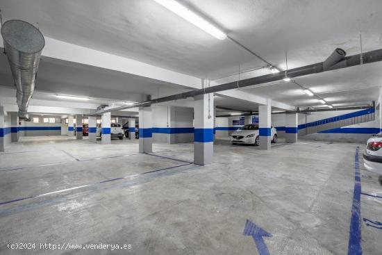 PARKING DE 30 PLAZAS EN PLENO CENTRO DE GRANADA - GRANADA