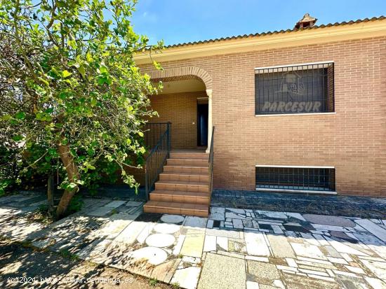 ZONA ROTONDAS AEROPUERTO_ Parcela de 1.500m con casa y piscina, agua potable, luz y pozo. - CORDOBA