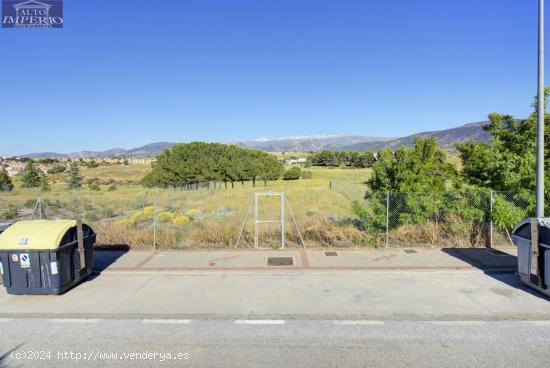  Oportunidad  magnífica parcela en la privilegiada urbanización Santa Clara Golf Granada - GRANADA 