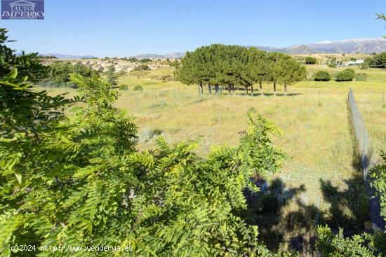 Oportunidad  magnífica parcela en la privilegiada urbanización Santa Clara Golf Granada - GRANADA