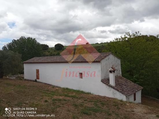 FINCA RÚSTICA CON CORTIJO EN EL LLANO DE LA CRUZ - MALAGA